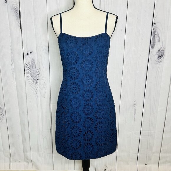 NWT Lilly Pulitzer Shelli True Navy Pinwheel Eyelet Mini Dress - Sz 6 - Picture 1 of 11